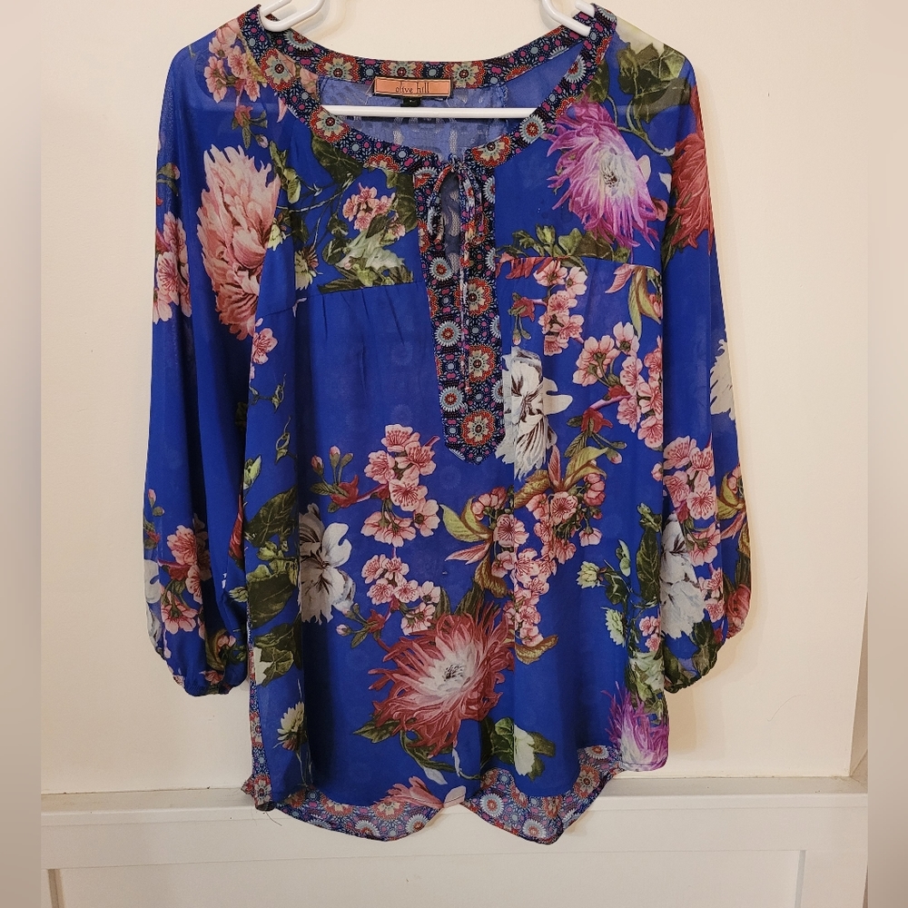Olive Hill Floral Top size L